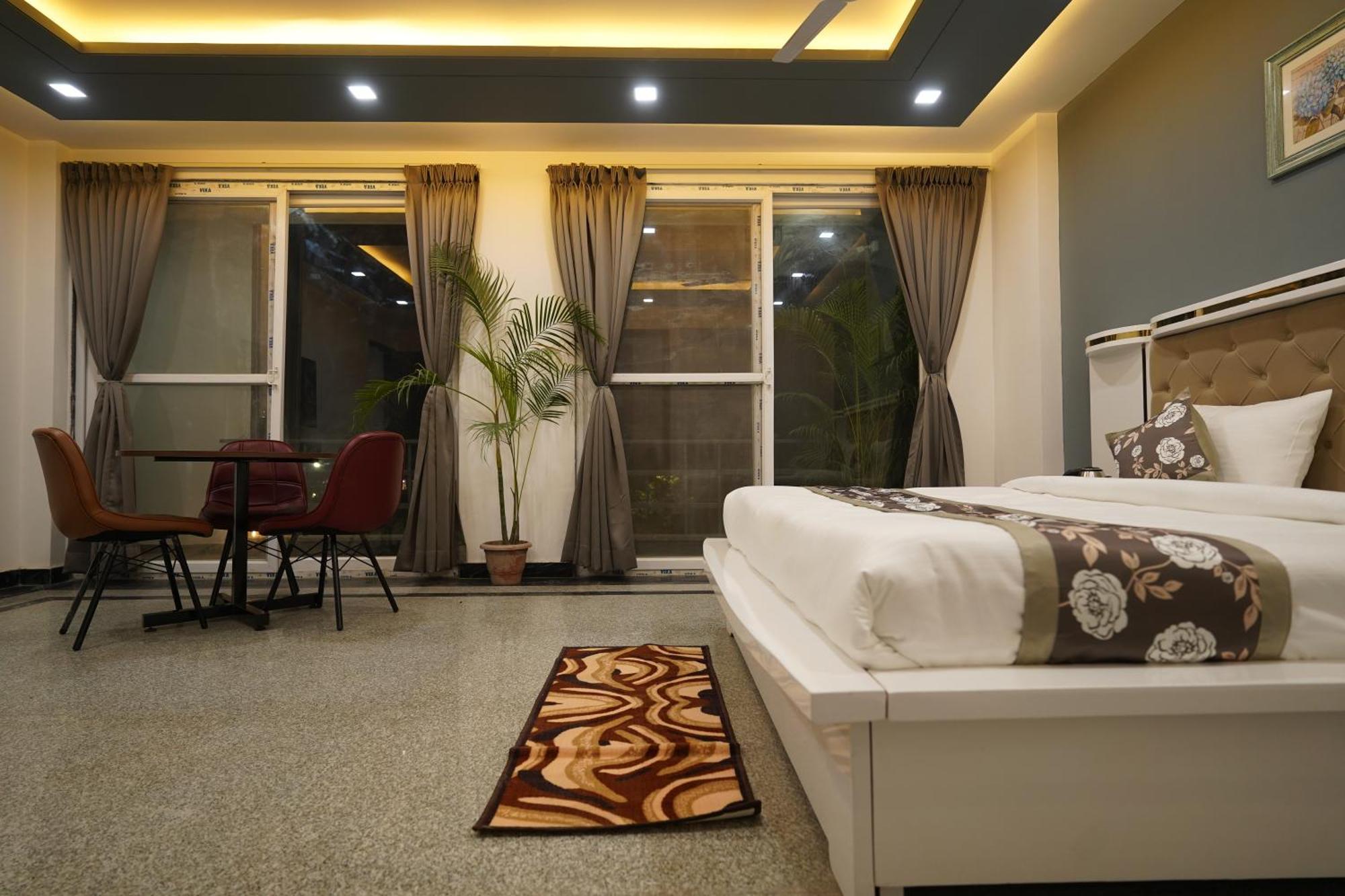Posh Garden Inn Artemis Hospital Road Gurgaon Exterior photo
