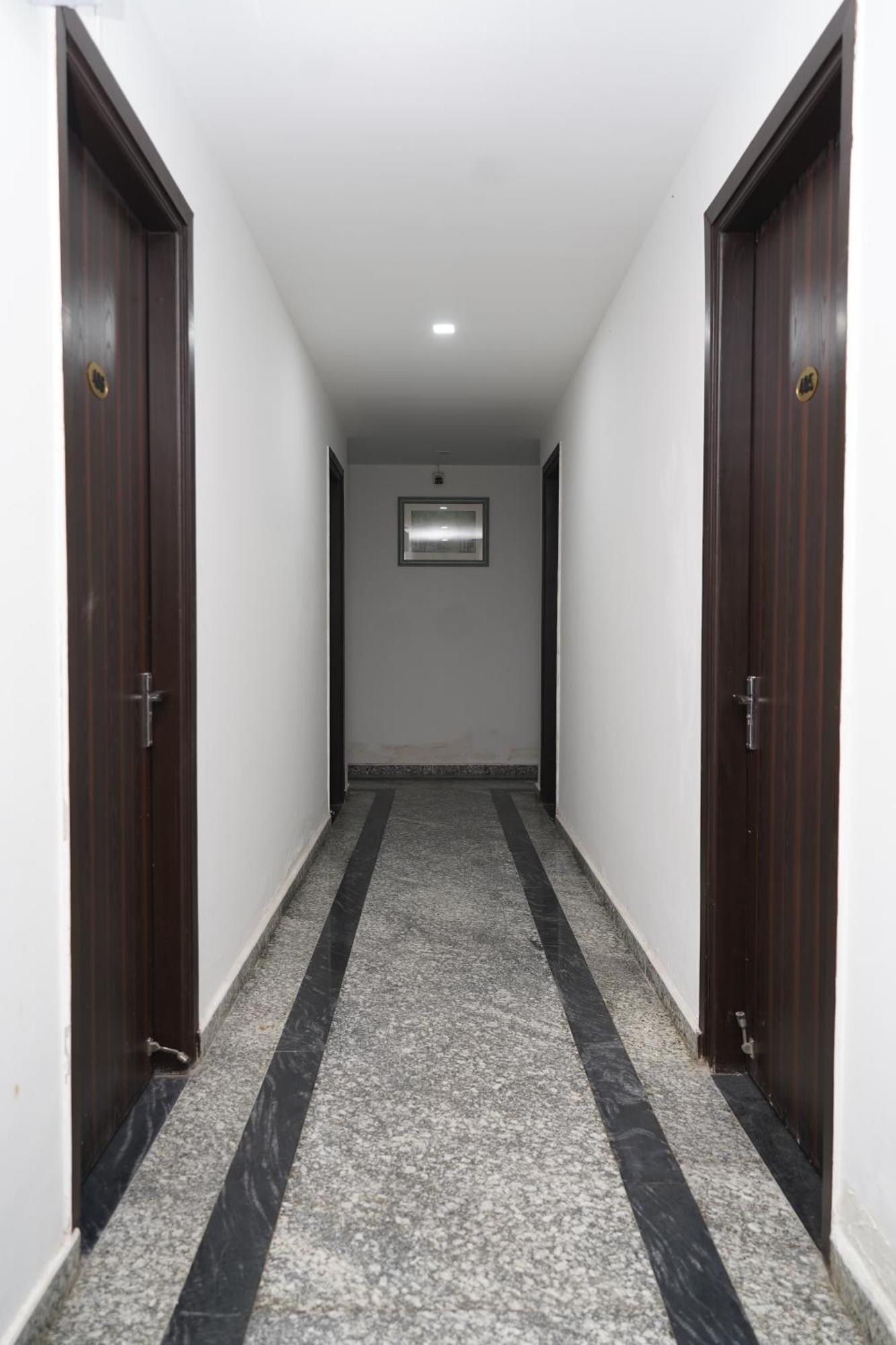 Posh Garden Inn Artemis Hospital Road Gurgaon Exterior photo