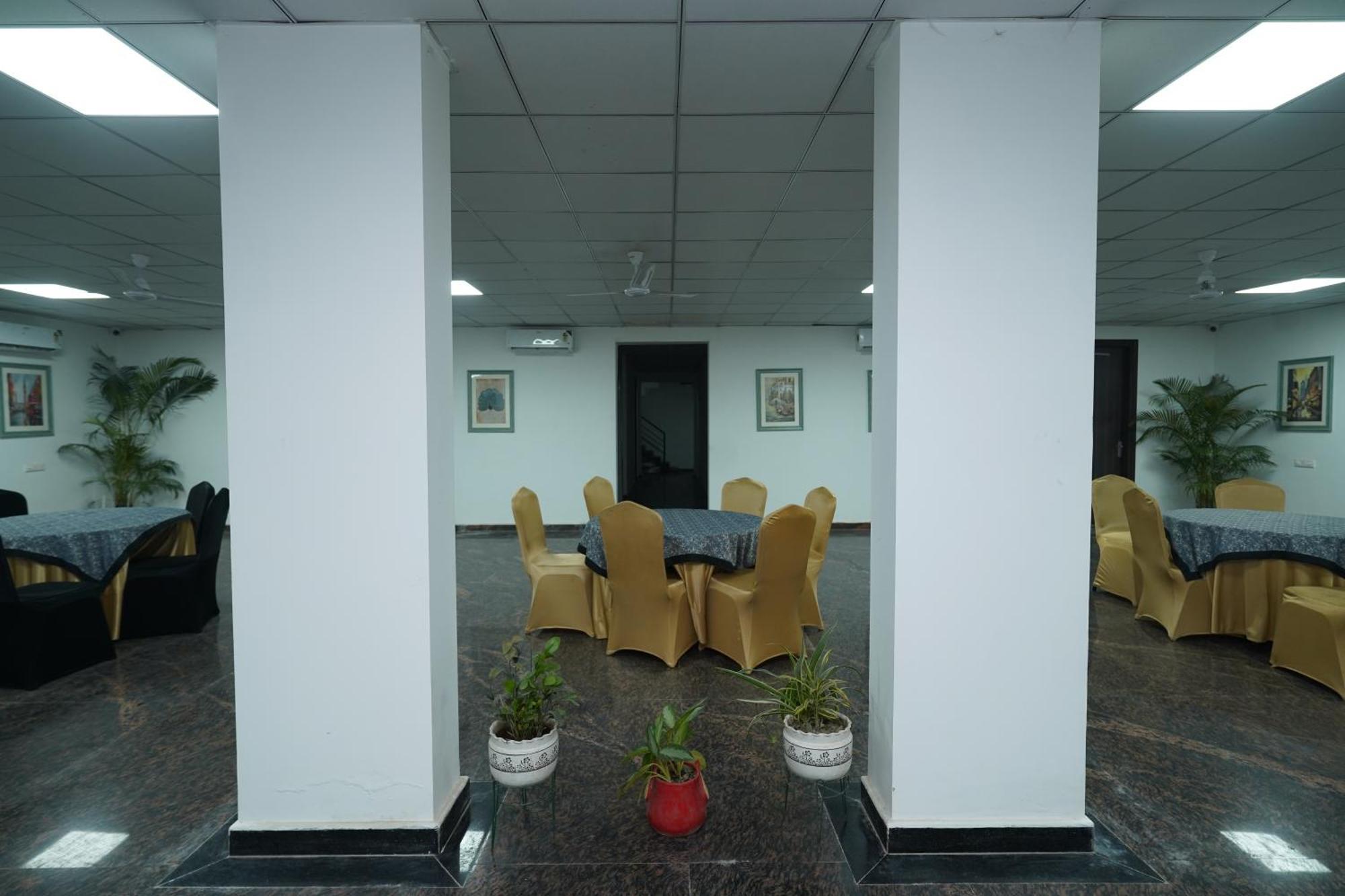 Posh Garden Inn Artemis Hospital Road Gurgaon Exterior photo